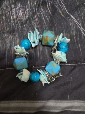 Turquoise Bead and Shell Charm Bracelet - Blue